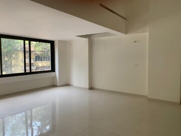 Room in  Office Space at Matunga East – for Sale