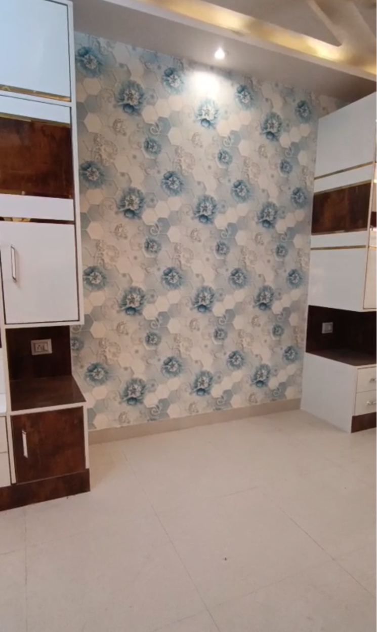 Room, uttam nagar 3 Bedroom 120 Sq.Yd. Builder Floor In Uttam Nagar Delhi 9515860