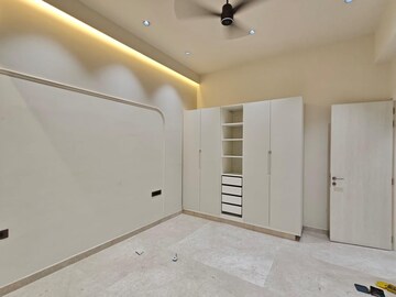 Room in 3 BHK Apartment at Indiabulls Sky Forest, Lower Parel – for Rent