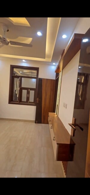Furnished Amenities in 1 BHK Builder Floor at Uttam Nagar – for Rent