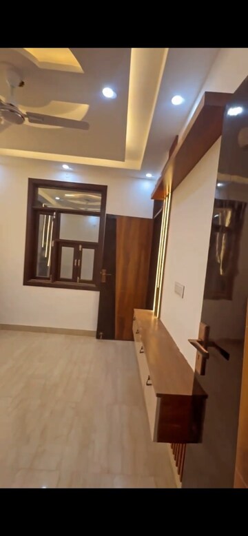 Furnished Amenities in 1 BHK Builder Floor at Uttam Nagar – for Rent