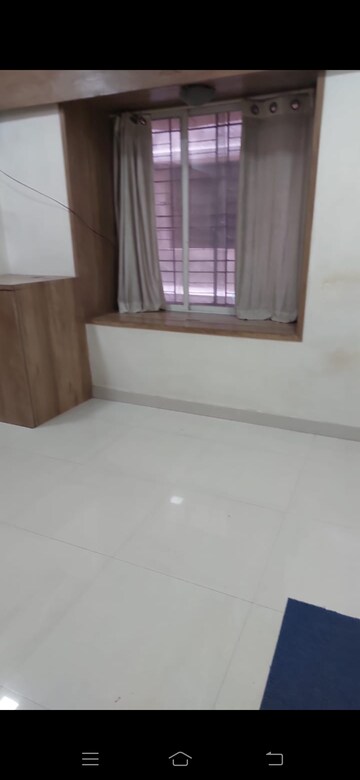Room in 1 BHK Apartment at Sunrise Apartment Mahim, Mahim – for Rent