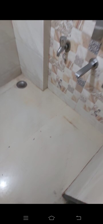 Room in 1 BHK Apartment at Sunrise Apartment Mahim, Mahim – for Rent