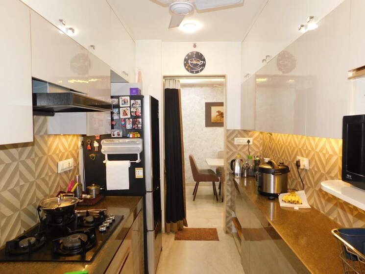 Living Room, dn nagar 3 Bedroom 950 Sq.Ft. Apartment In Dn Nagar Mumbai 9515905