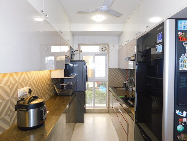 Kitchen, dn nagar 3 Bedroom 950 Sq.Ft. Apartment In Dn Nagar Mumbai 9515905