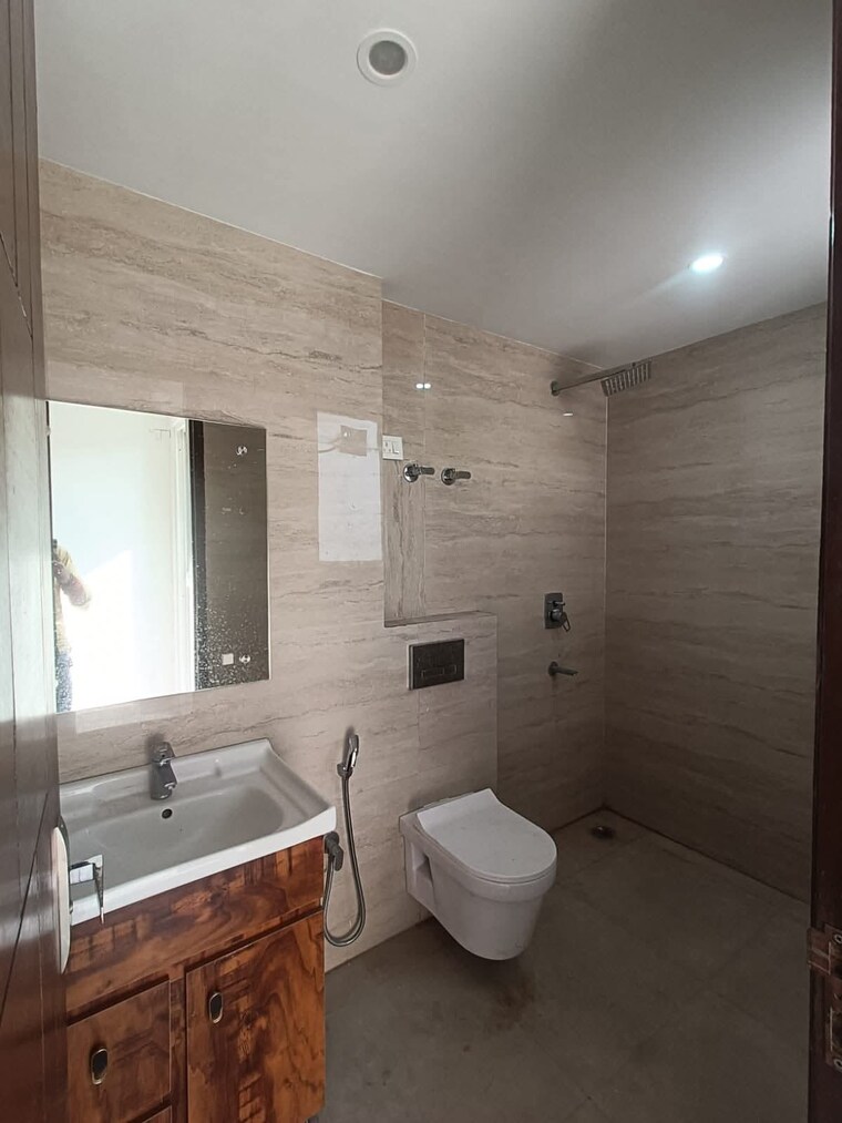 Bathroom, chattarpur 3 Bedroom 1150 Sq.Ft. Builder Floor In Chattarpur Delhi 9515917