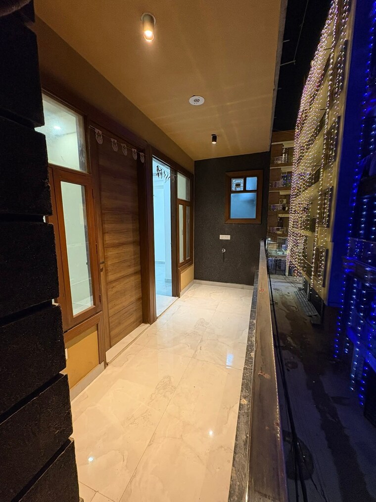 Balcony, chattarpur 3 Bedroom 1150 Sq.Ft. Builder Floor In Chattarpur Delhi 9515917