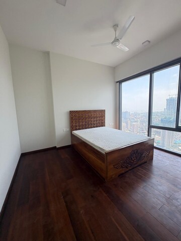 Room in 3 BHK Apartment at Adani Ten BKC, Bandra East – for Rent
