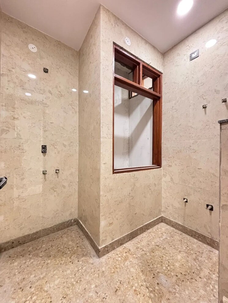 Bathroom, sa-homes-i 3.5 Bedroom 906 Sq.Ft. Builder Floor In Uttam Nagar Delhi 9515926
