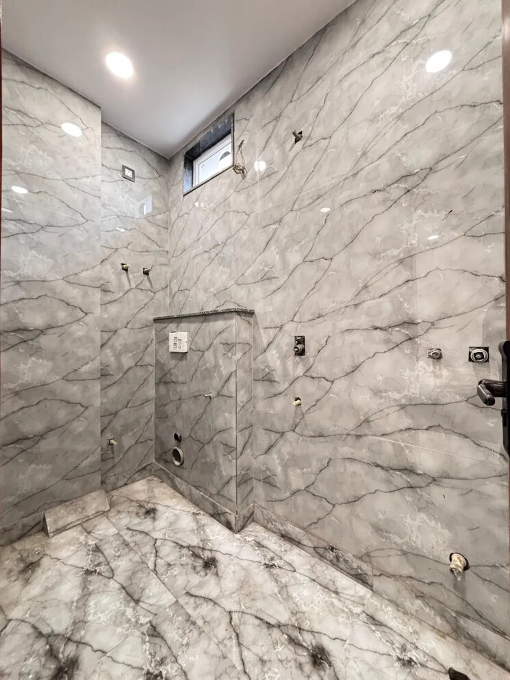 Bathroom, sa-homes-i 3.5 Bedroom 906 Sq.Ft. Builder Floor In Uttam Nagar Delhi 9515926