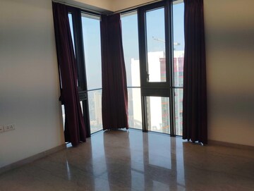 Room in 3 BHK Apartment at Lodha The Park, Worli – for Rent