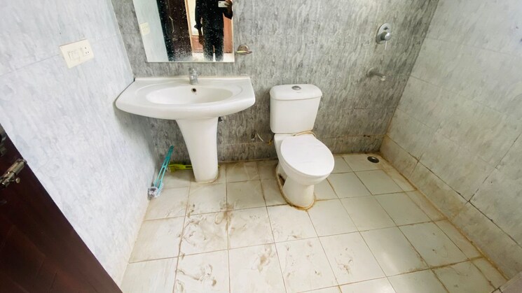 Bathroom, omaxe-new-chandigarh 3 Bedroom 1640 Sq.Ft. Builder Floor In North Mullanpur Chandigarh 9515959