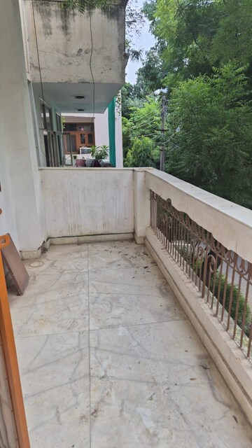 Balcony in 2 BHK Apartment at Gupta Awas, Sector 43 – for Rent