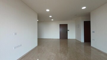 Room in 3 BHK Apartment at Lokhandwala Minerva Mahalaxmi, Mahalaxmi – for Rent