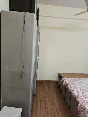 Furnished Amenities in 1 BHK Apartment at Santacruz East – for Rent