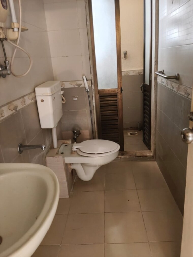 Bathroom, srishti-panch-srishti 2 Bedroom 915 Sq.Ft. Apartment In Powai Mumbai 9515999