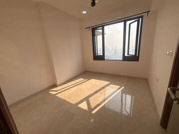 Room in 3 BHK Apartment at Lodha The Park, Worli – for Rent