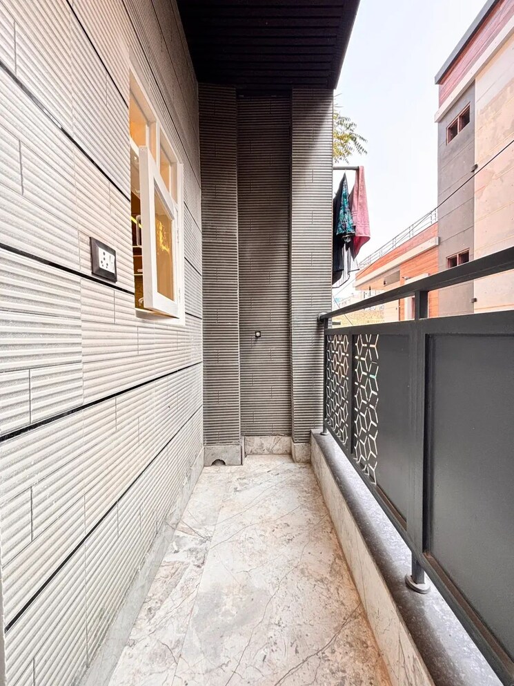 Balcony, sa-homes-i 2.5 Bedroom 458 Sq.Ft. Builder Floor In Uttam Nagar Delhi 9516015