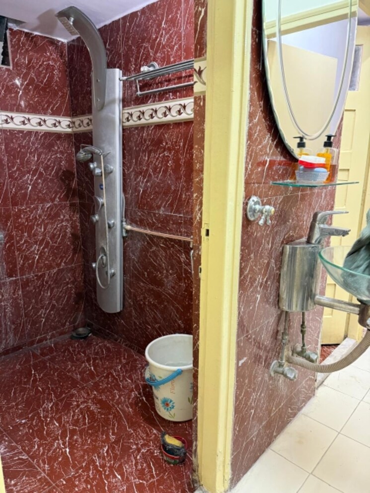 Bathroom, k-raheja-vihar 1 Bedroom 450 Sq.Ft. Apartment In Powai Mumbai 9516037