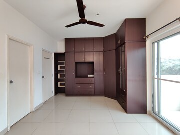 Room in 3 BHK Apartment at Mantri Webcity, Hennur – for Rent