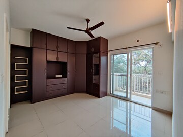 Room in 3 BHK Apartment at Mantri Webcity, Hennur – for Rent