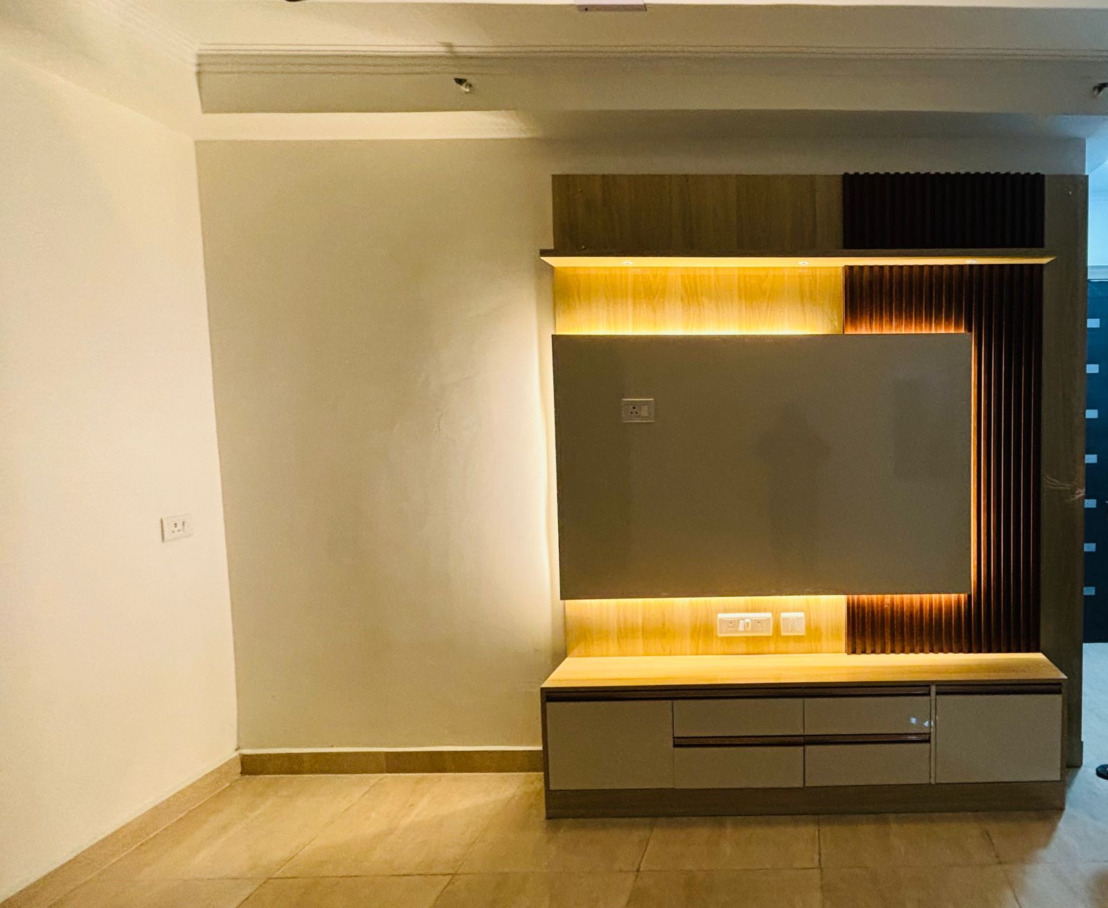 3 BHK Apartment For Rent in Gaur City 2 - 14th Avenue