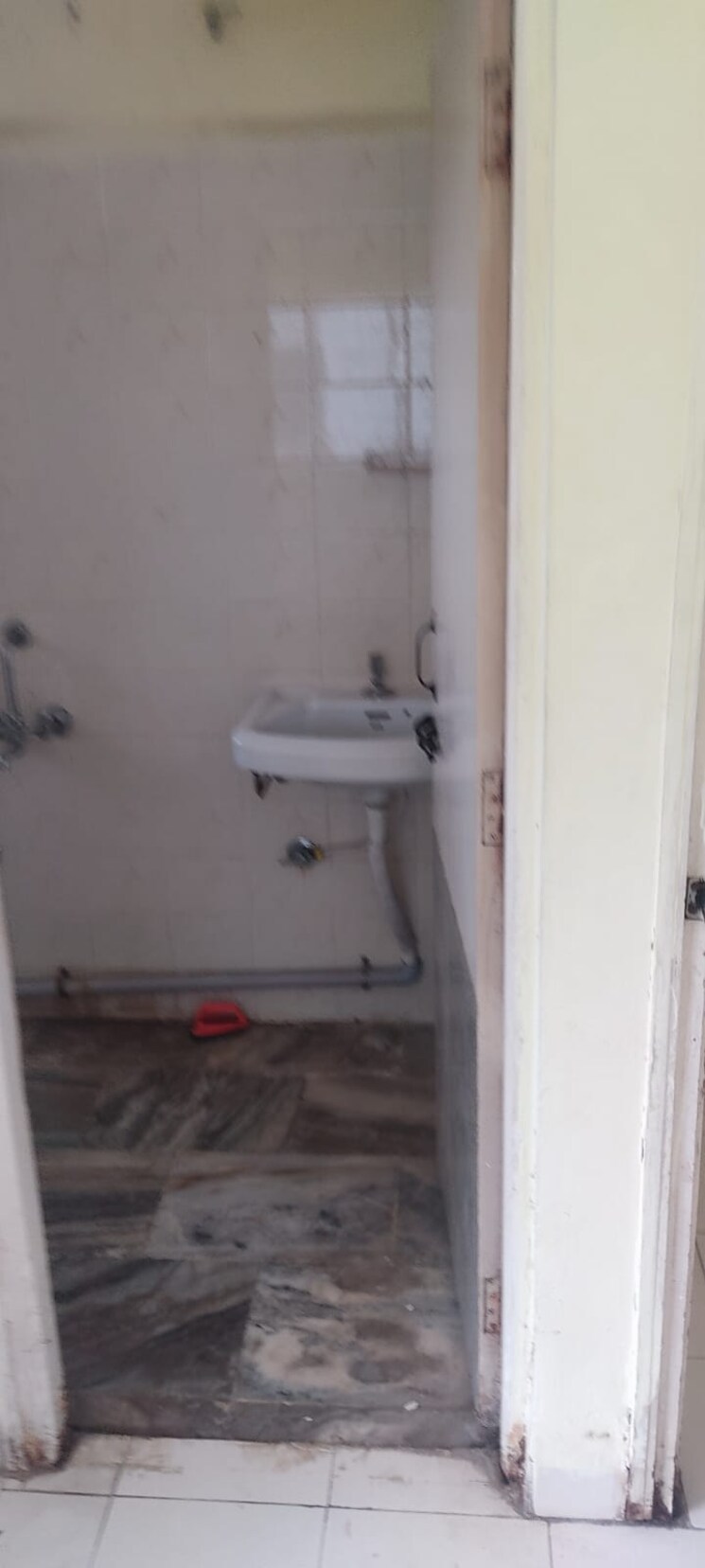 Bathroom, siddheshwar-nagar-chs 3 Bedroom 1500 Sq.Ft. Apartment In Tingre Nagar Pune 9516029