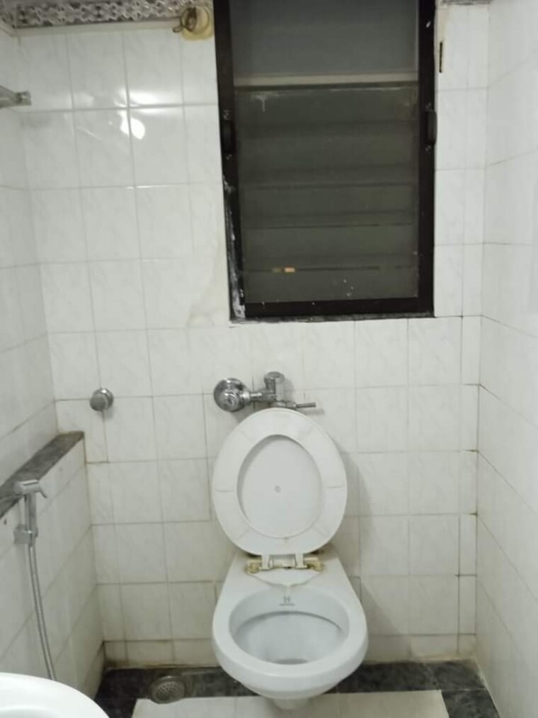 Bathroom, sun-glory 2 Bedroom 1000 Sq.Ft. Apartment In Powai Mumbai 9516044