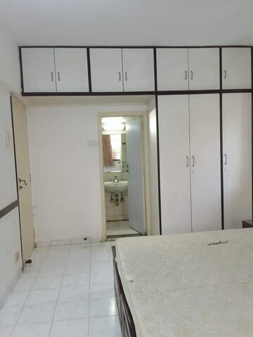 Room in 2 BHK Apartment at Sun Glory, Powai – for Rent