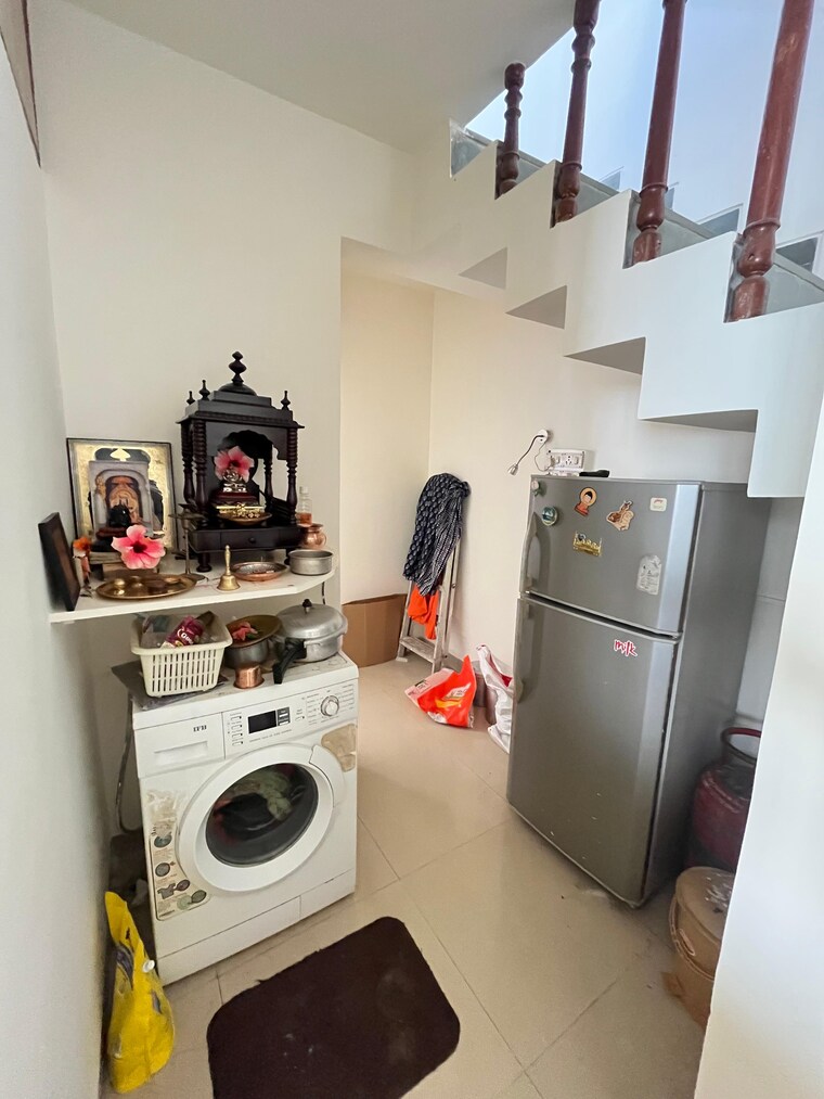 undefined, kothrud 2.5 Bedroom 1100 Sq.Ft. Apartment In Kothrud Pune 9516045