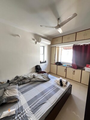Bedroom in 2.5 BHK Apartment at Kothrud – for Rent