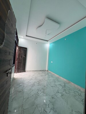 Room in 3 BHK Independent House at Jankipuram – for Sale