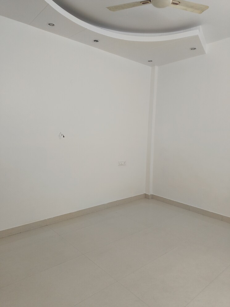 Room, ss-mayfield-gardens 3 Bedroom 1800 Sq.Ft. Builder Floor In Sector 51 Gurgaon 9516101