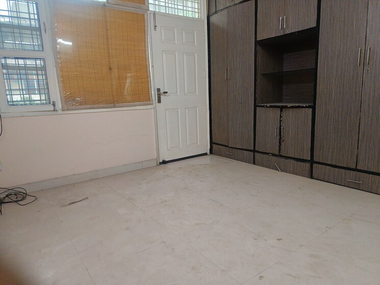 Room, ss-mayfield-gardens 3 Bedroom 1800 Sq.Ft. Builder Floor In Sector 51 Gurgaon 9516101