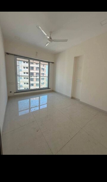 Room in 2 BHK Apartment at Jiten Apartment, Andheri West – for Rent
