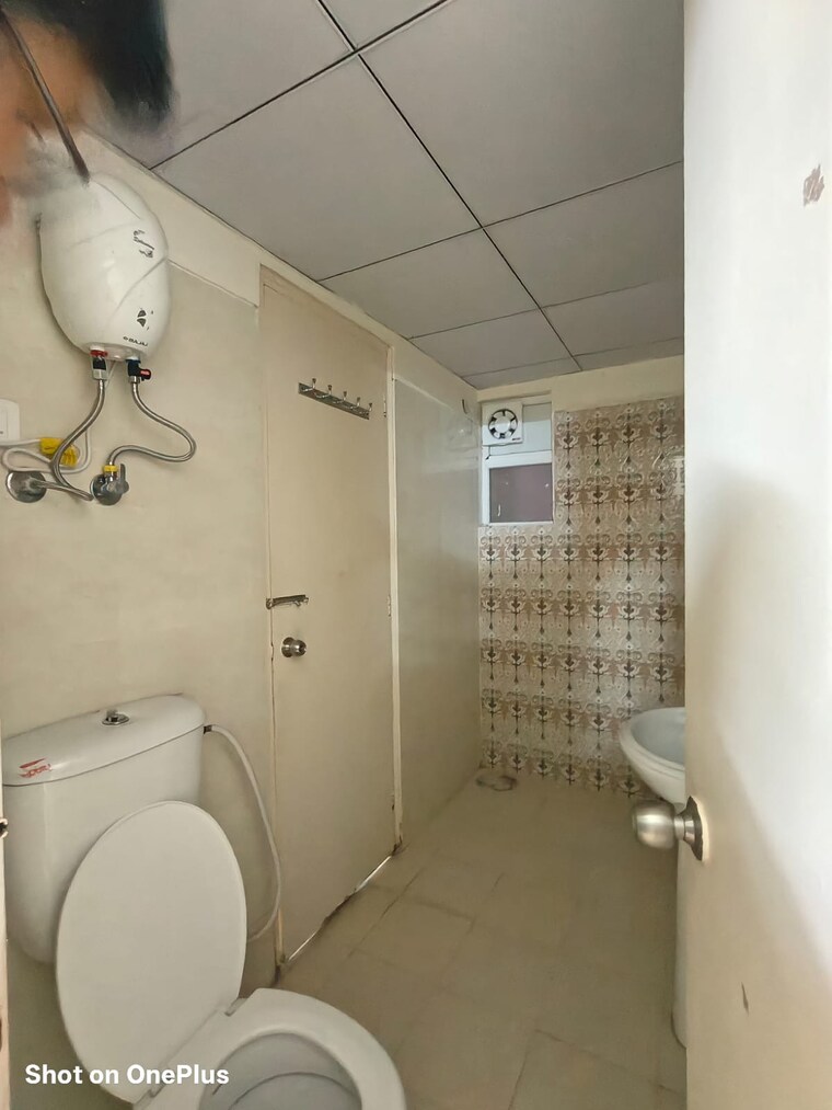 Bathroom, gaur-city-2-14th-avenue 3 Bedroom 719 Sq.Ft. Apartment In Sector 16c Greater Noida Greater Noida 9516095