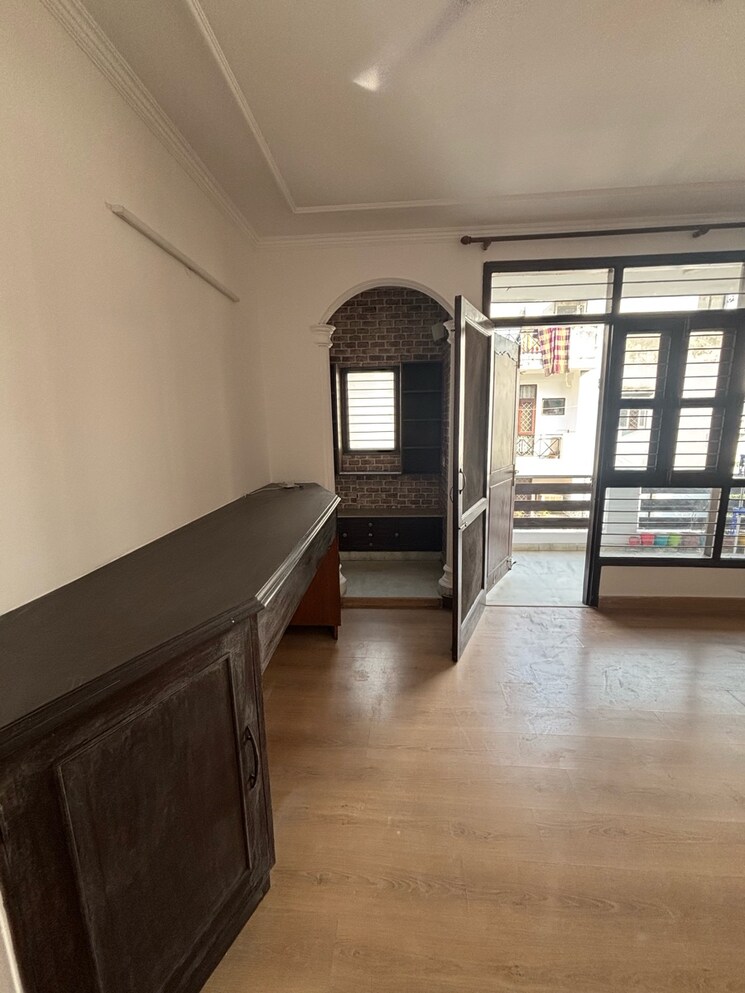 Living Room, freedom fighters enclave 3 Bedroom 2230 Sq.Ft. Builder Floor In Freedom Fighters Enclave Delhi 9516058