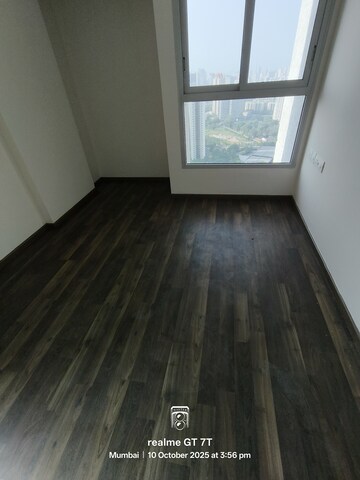 Room in 2 BHK Apartment at Piramal Vaikunth, Balkum Pada – for Rent