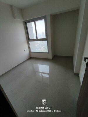 Room in 2 BHK Apartment at Piramal Vaikunth, Balkum Pada – for Rent