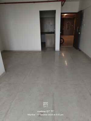 Room in 2 BHK Apartment at Piramal Vaikunth, Balkum Pada – for Rent