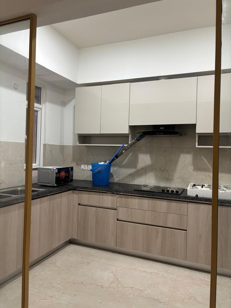 Kitchen, smart-world-orchard 3 Bedroom 1650 Sq.Ft. Builder Floor In Sector 61 Gurgaon 9516161