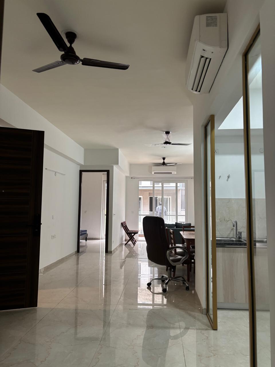 3 BHK + Servant Room Builder Floor For Rent in Smart World Orchard
