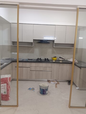 Bathroom in 3 BHK Builder Floor at Smart World Orchard, Sector 61 – for Rent