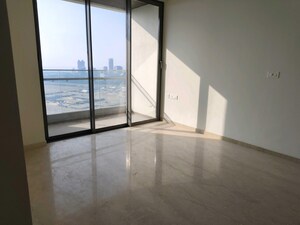 Room in 3 BHK Apartment at Piramal Mahalaxmi, Mahalaxmi – for Rent