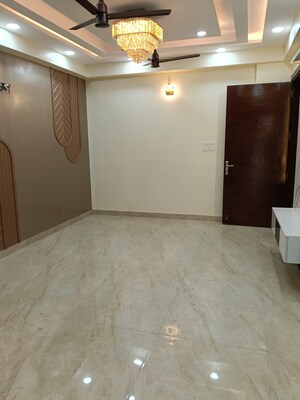 Room in 3 BHK Builder Floor at Shyam Park Extension – for Sale