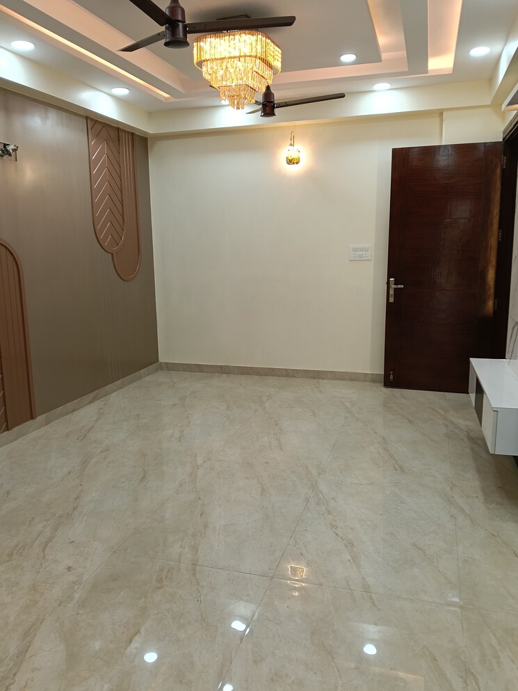 Room, shyam park extension 3 Bedroom 110 Sq.Yd. Builder Floor In Shyam Park Extension Ghaziabad 9516159