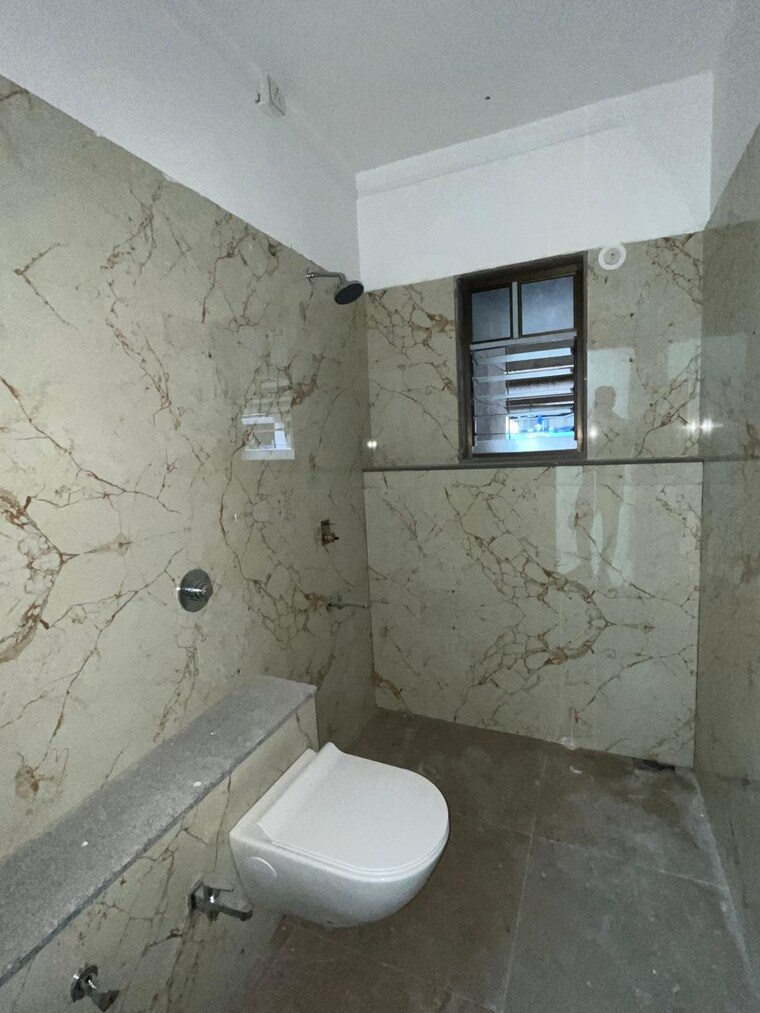 Bathroom, oxy-beaumonde 2 Bedroom 904 Sq.Ft. Apartment In Viman Nagar Pune 9516227