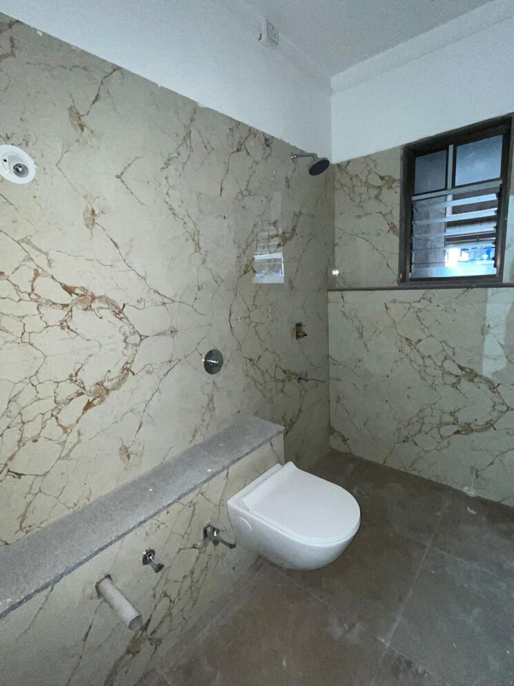 Bathroom, oxy-beaumonde 2 Bedroom 904 Sq.Ft. Apartment In Viman Nagar Pune 9516227
