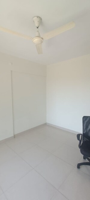 Room in 3 BHK Apartment at Wakad – for Rent