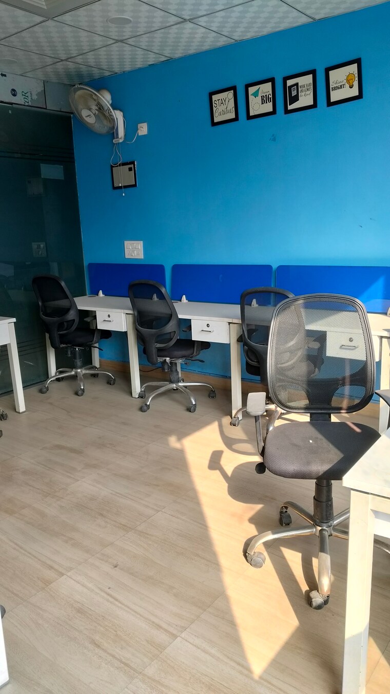 Team Area, galaxy-blue-sapphire-plaza Commercial Office Space 365 Sq.Ft. In Sector 4 Greater Noida Greater Noida 9516274